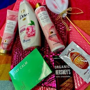 Easter Basket Gift Set, 10pc Full Size Bath, Body & Spa Products VALUED at $80+